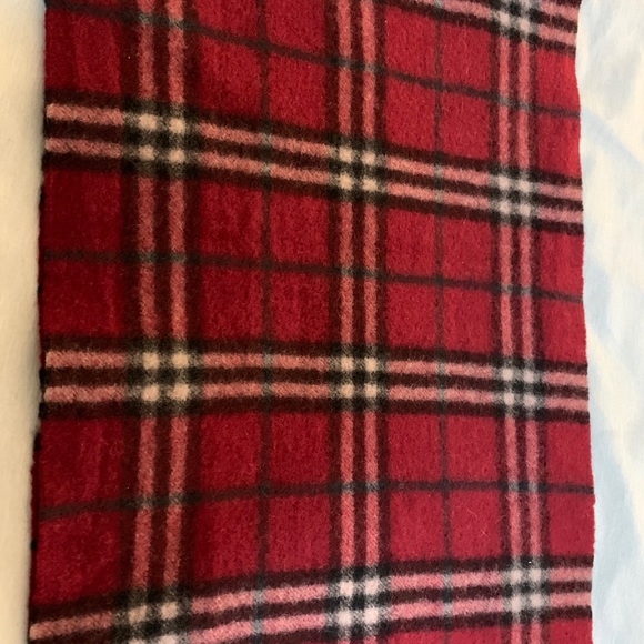 Burberry Lambswool deep red check scarf - Picture 5 of 7